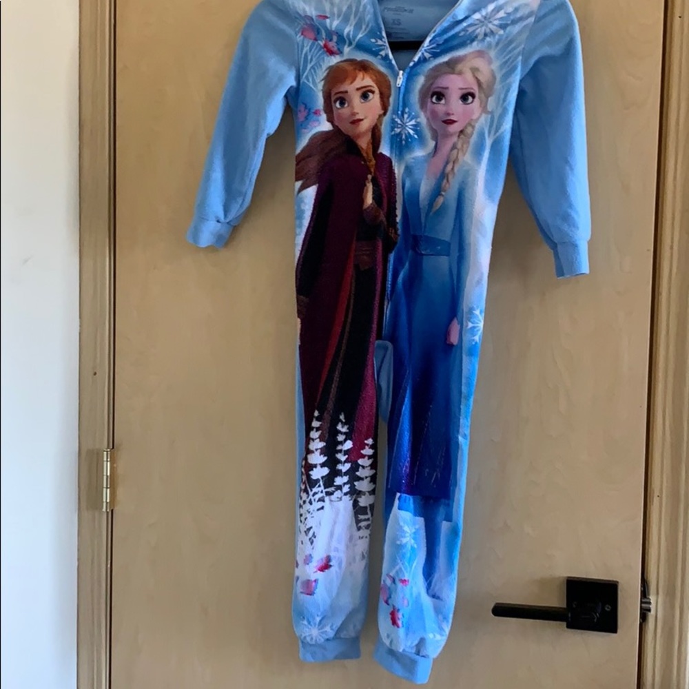 Girls Frozen onesie
